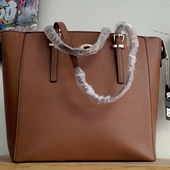 Wednesday 🤗 Live 🫶 Show 🤗 Bags and more This is a selling platform - Picture 8 of 11